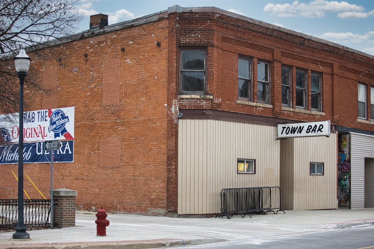 121 E Cortland Street, Jackson, MI, 49201