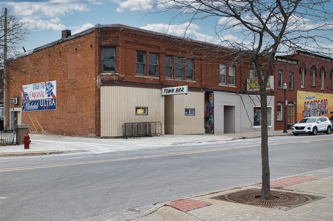 121 E Cortland Street, Jackson, MI, 49201