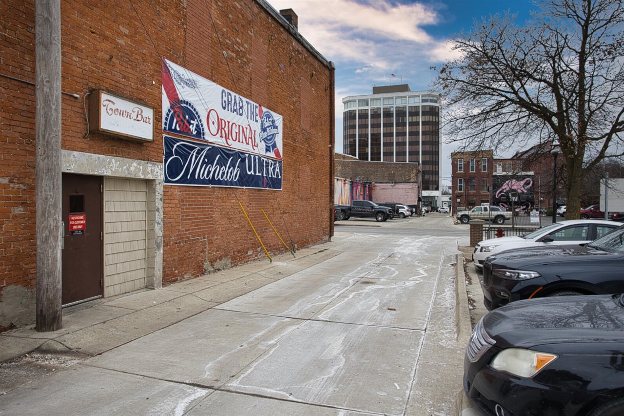 121 E Cortland Street, Jackson, MI, 49201