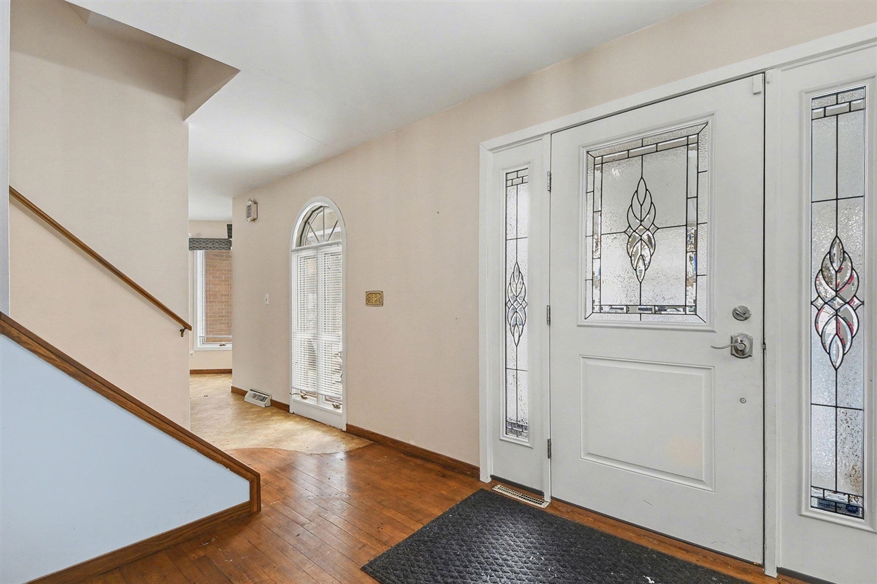 Homes for sale in Ada, MI | 5829 Ada Dr, Ada, MI 49301 | MLS# 70512905