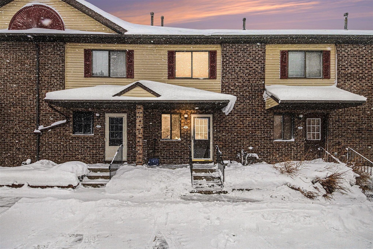 Homes for sale in Grand Rapids, MI | 60 Carriage Ln, Grand Rapids, MI 49548 | MLS# 70512928