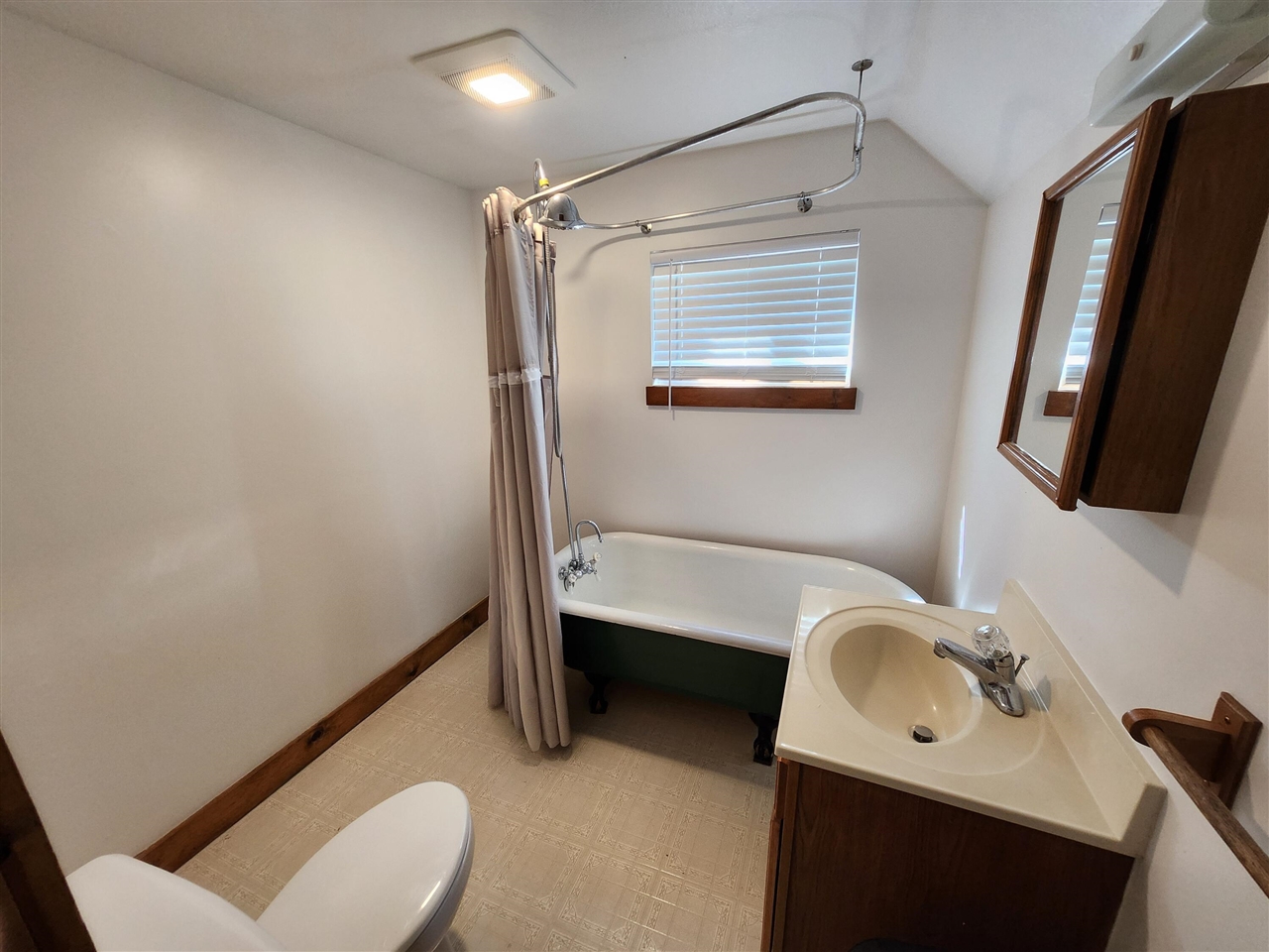 624 Michigan Street, Petoskey, MI, 49770-4610