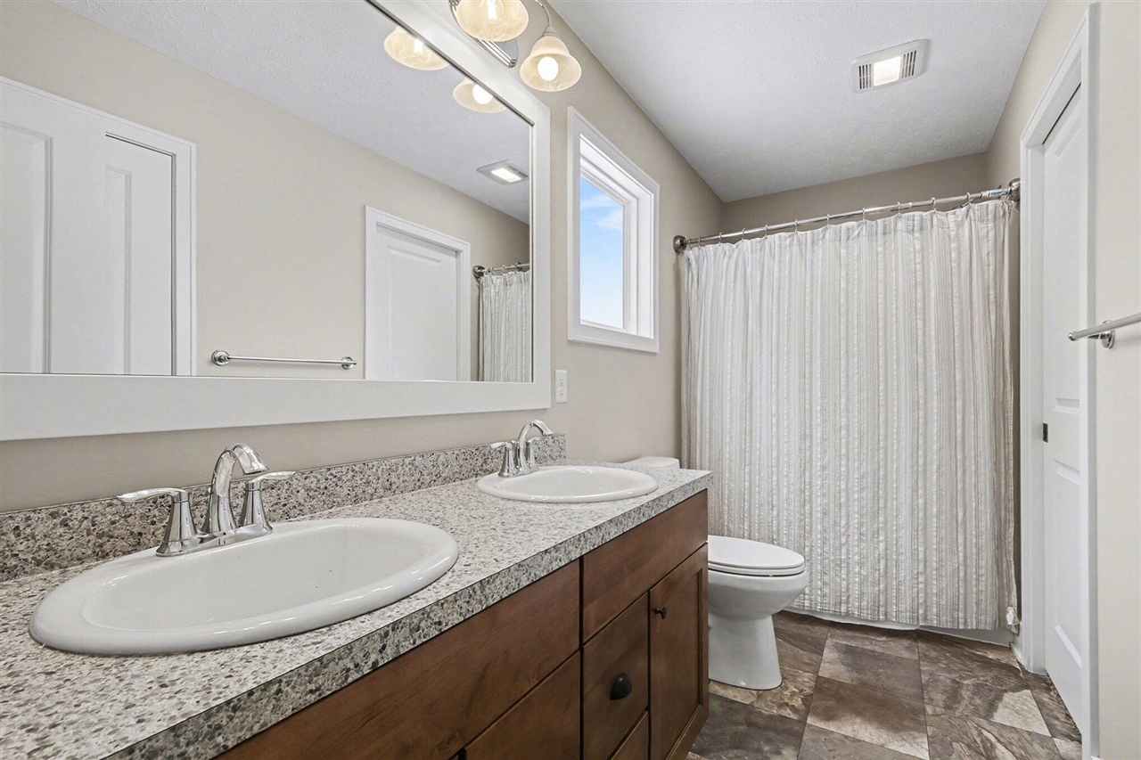 17285 Richton Drive, Nunica, MI, 49448-9374