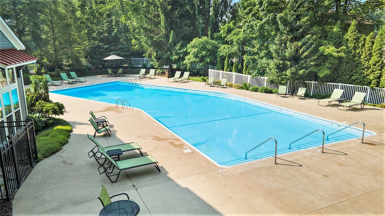 17285 Richton Drive, Nunica, MI, 49448-9374