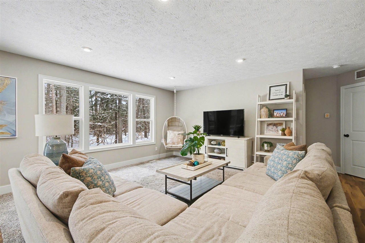 17285 Richton Drive, Nunica, MI, 49448-9374