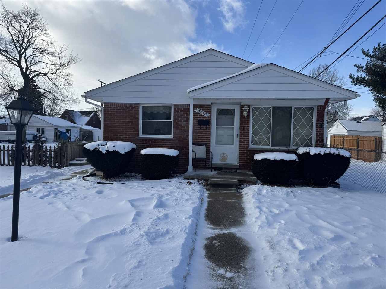 Homes for sale in Allen Park, MI | 6730 Buckingham Ave, Allen Park, MI 48101 | MLS# 70512966