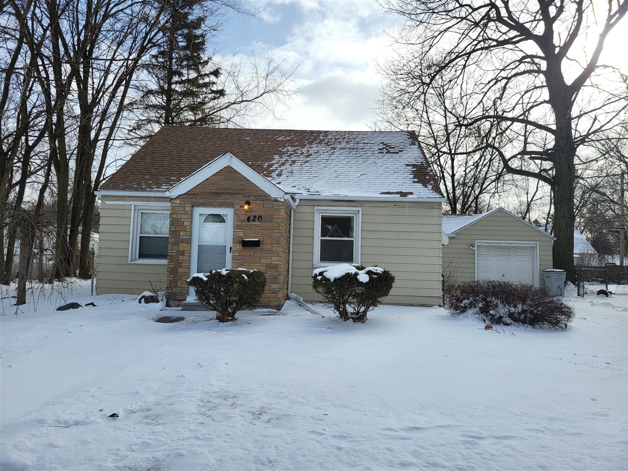 420 E Meyers Avenue, Hazel Park, MI, 48030-3503