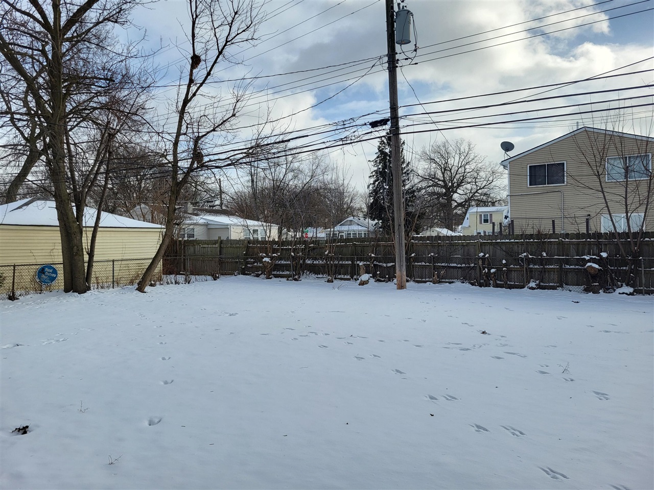 420 E Meyers Avenue, Hazel Park, MI, 48030-3503