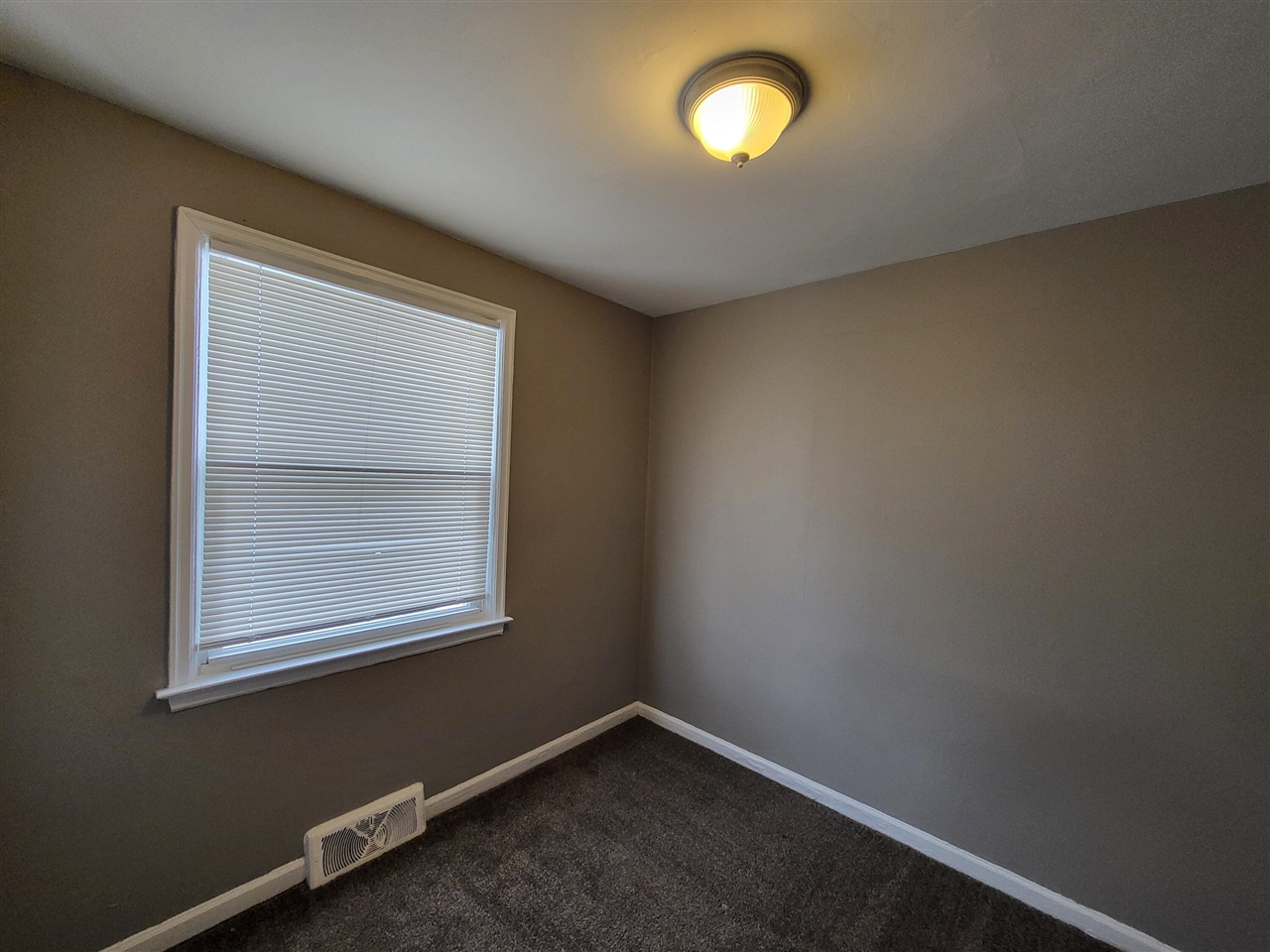 420 E Meyers Avenue, Hazel Park, MI, 48030-3503