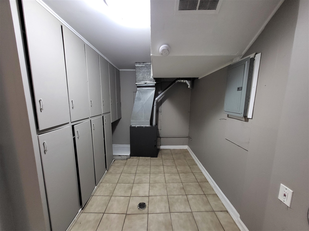 420 E Meyers Avenue, Hazel Park, MI, 48030-3503