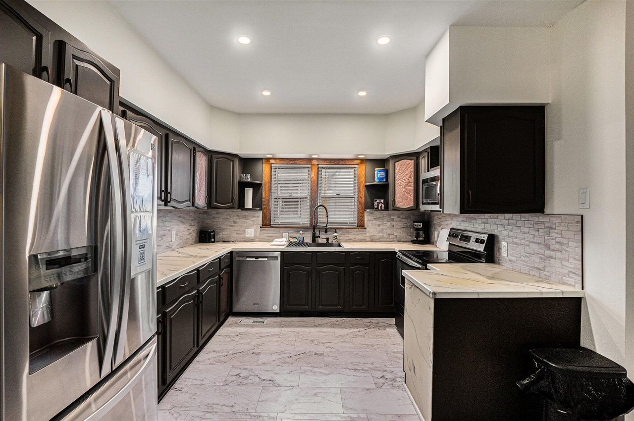 417 Maple Street, Big Rapids, MI, 49307-1837