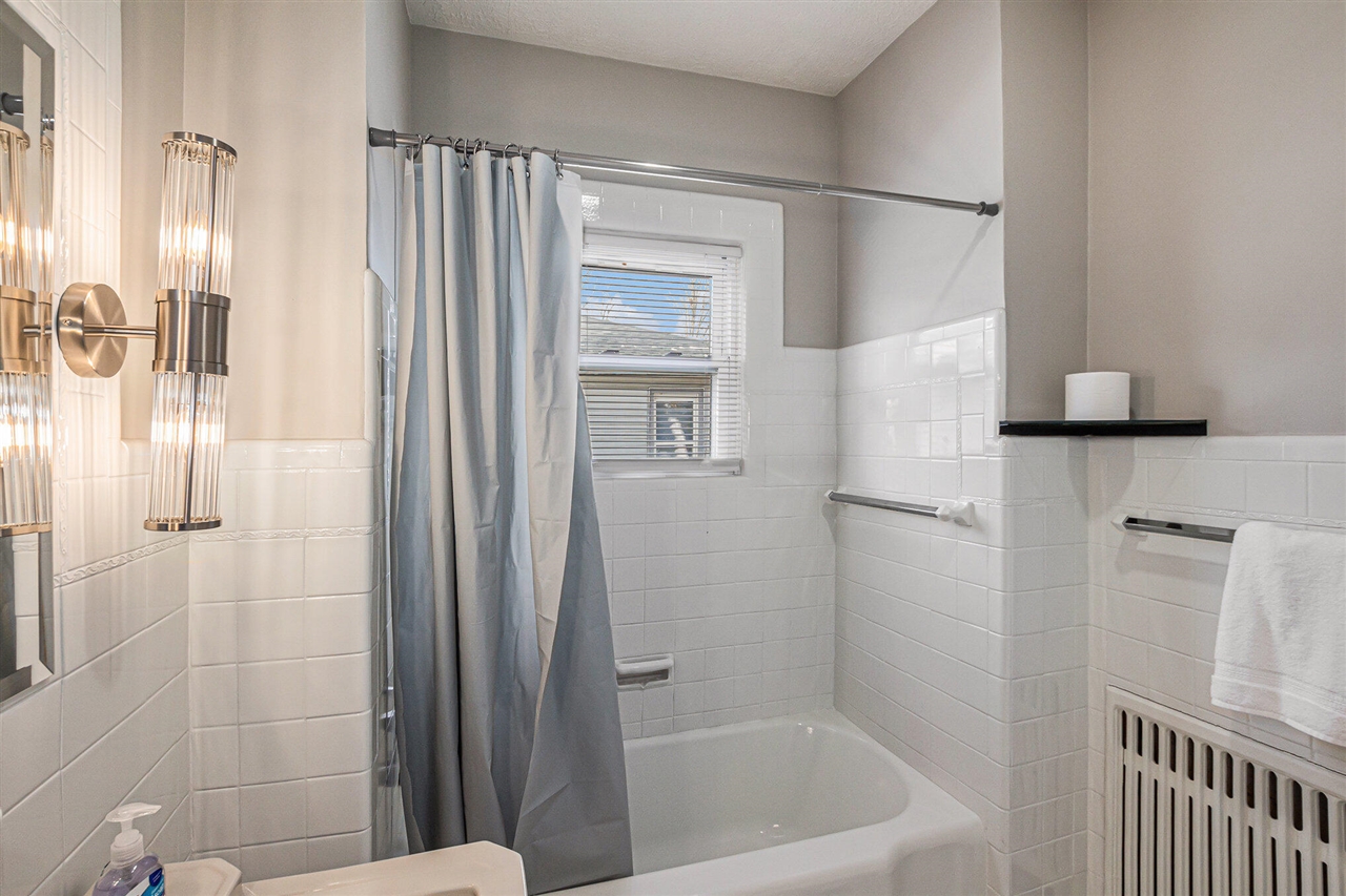 417 Maple Street, Big Rapids, MI, 49307-1837