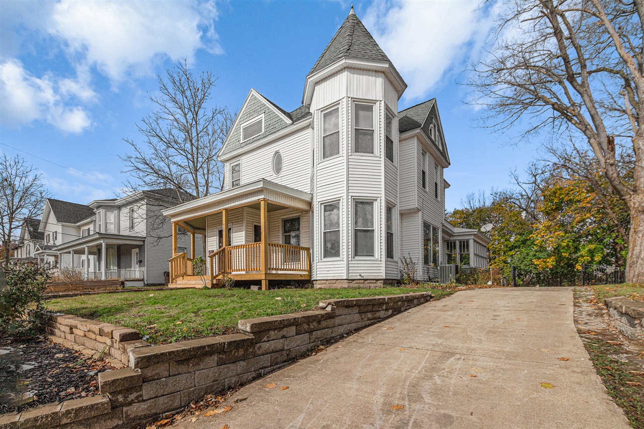 417 Maple Street, Big Rapids, MI, 49307-1837