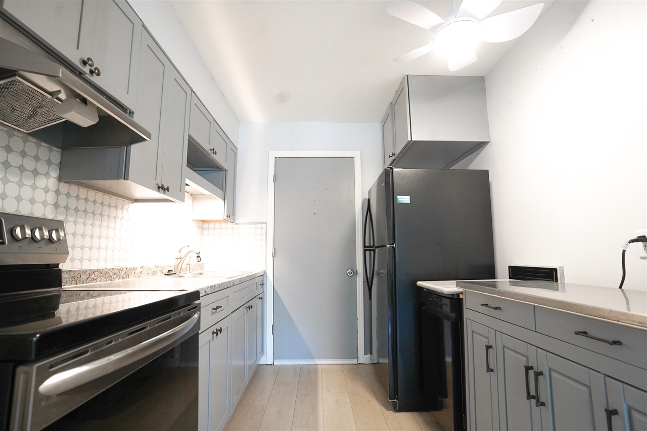 Homes for sale in Wyoming, MI | 2151 Banner Dr #F, Wyoming, MI 49509 | MLS# 70513010