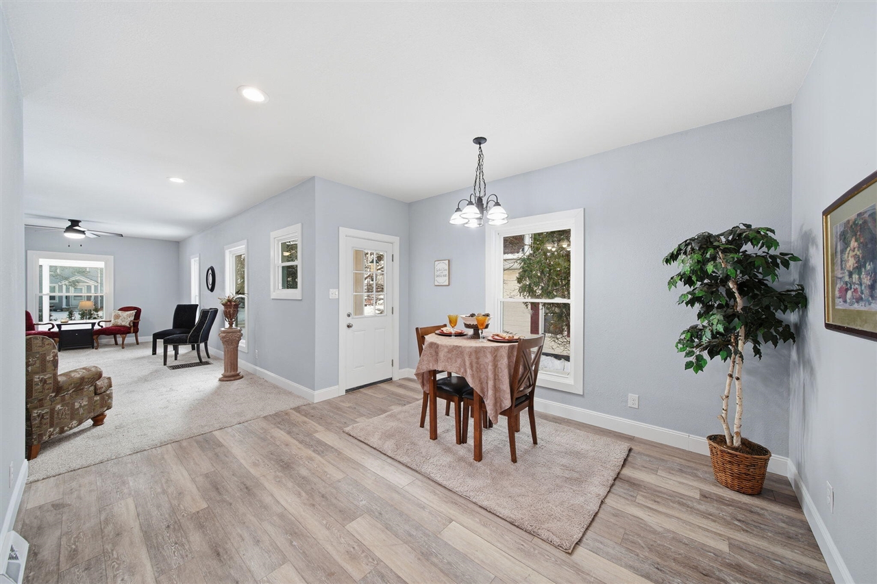 1506 Pringle Avenue, Jackson, MI, 49203-1954