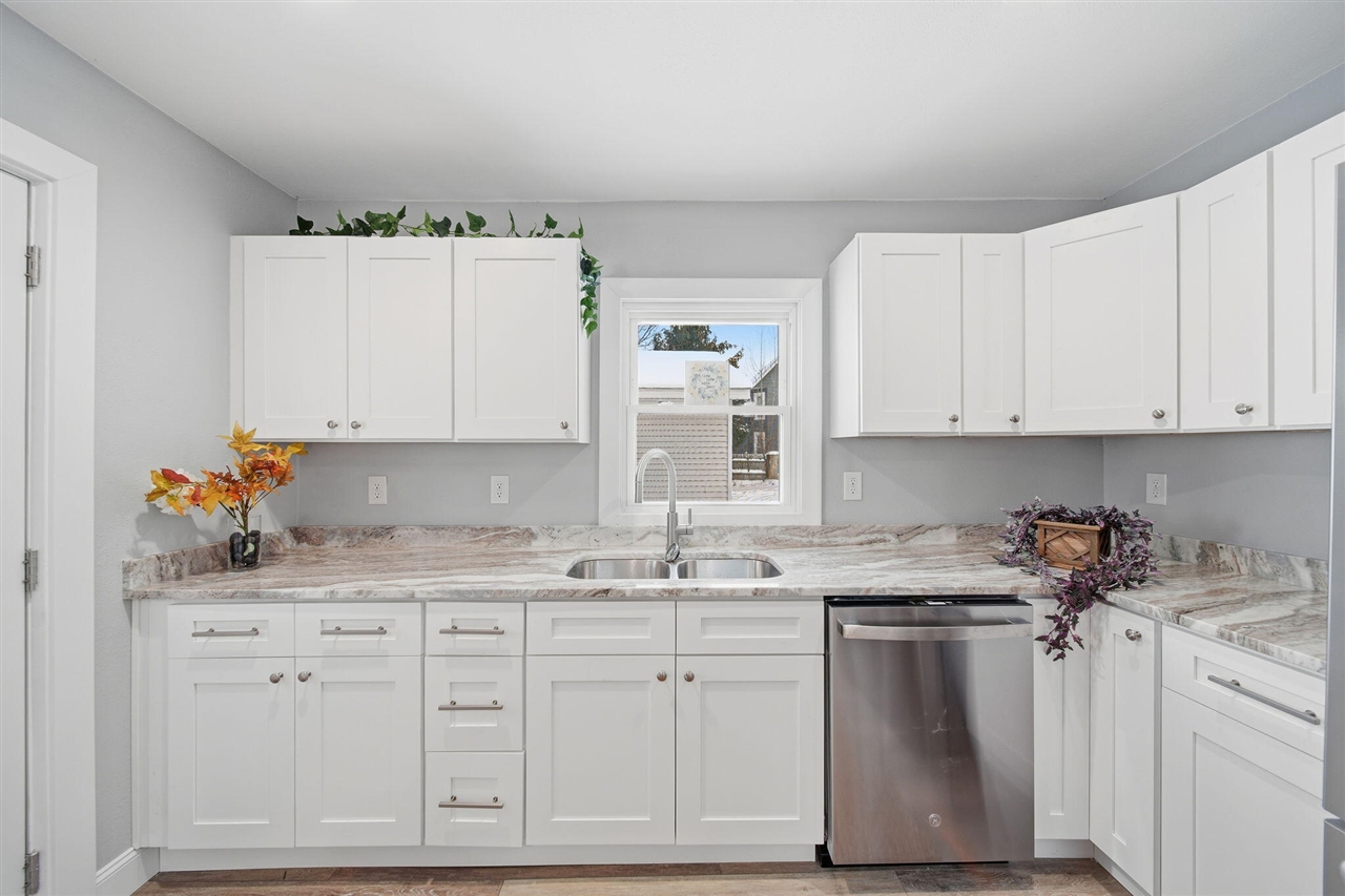 1506 Pringle Avenue, Jackson, MI, 49203-1954