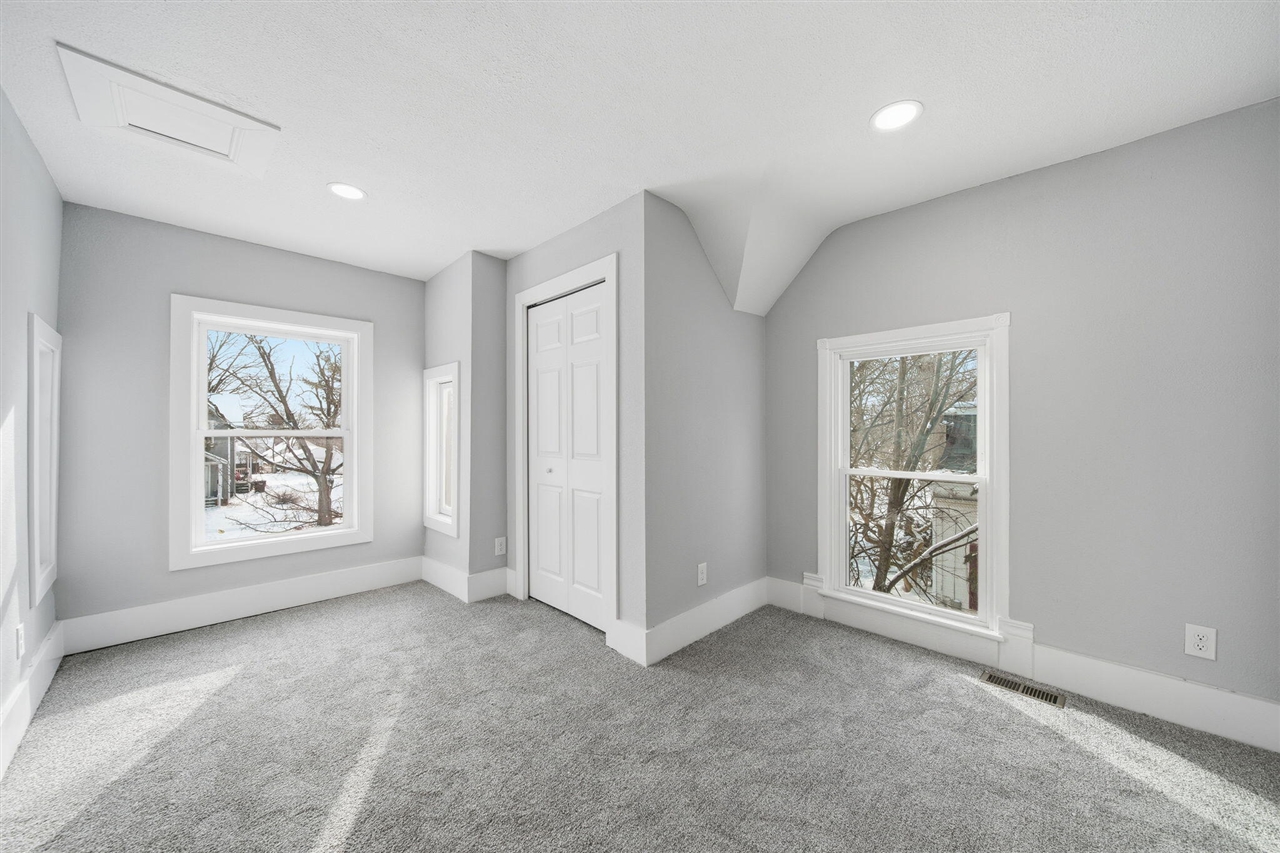 1506 Pringle Avenue, Jackson, MI, 49203-1954