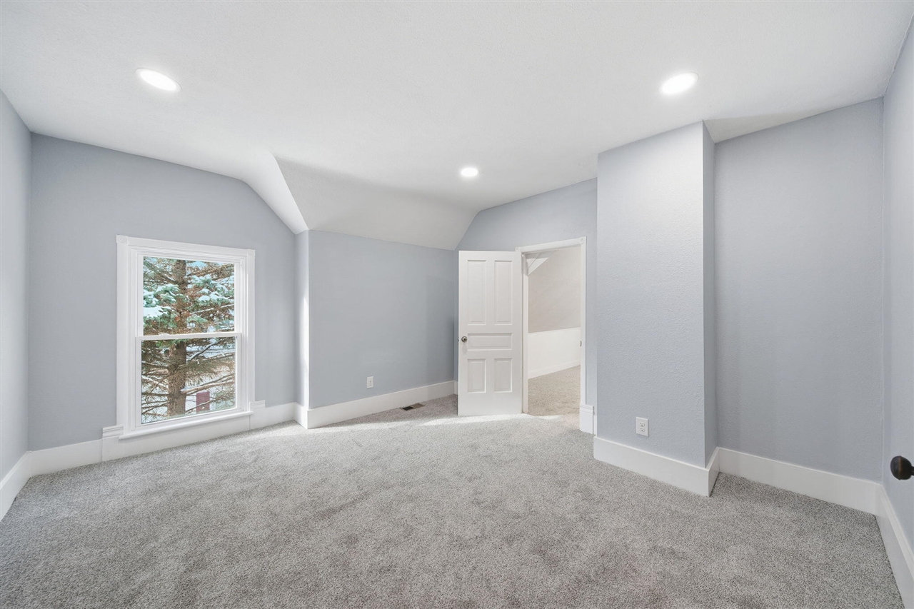 1506 Pringle Avenue, Jackson, MI, 49203-1954