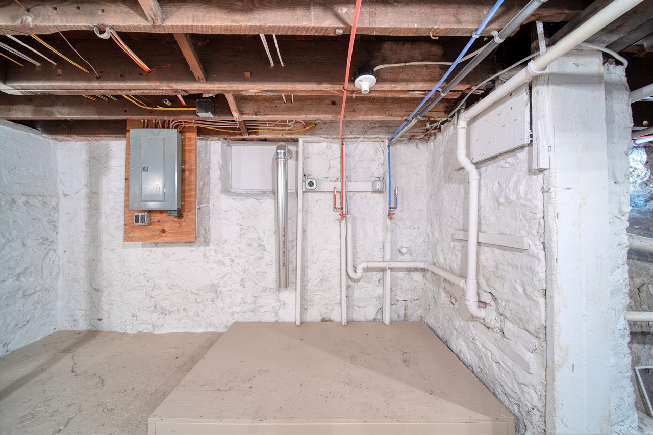 1506 Pringle Avenue, Jackson, MI, 49203-1954