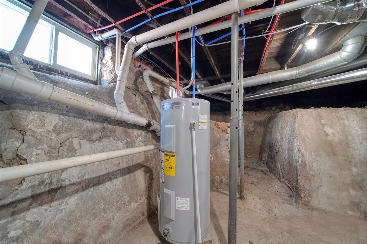 1506 Pringle Avenue, Jackson, MI, 49203-1954