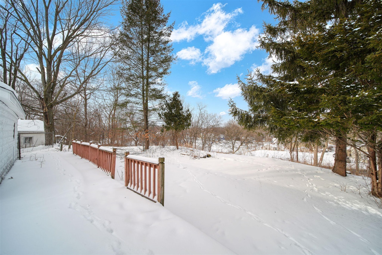 1506 Pringle Avenue, Jackson, MI, 49203-1954