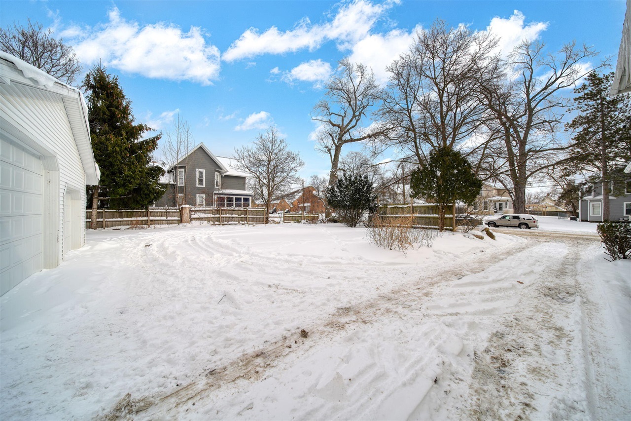 1506 Pringle Avenue, Jackson, MI, 49203-1954