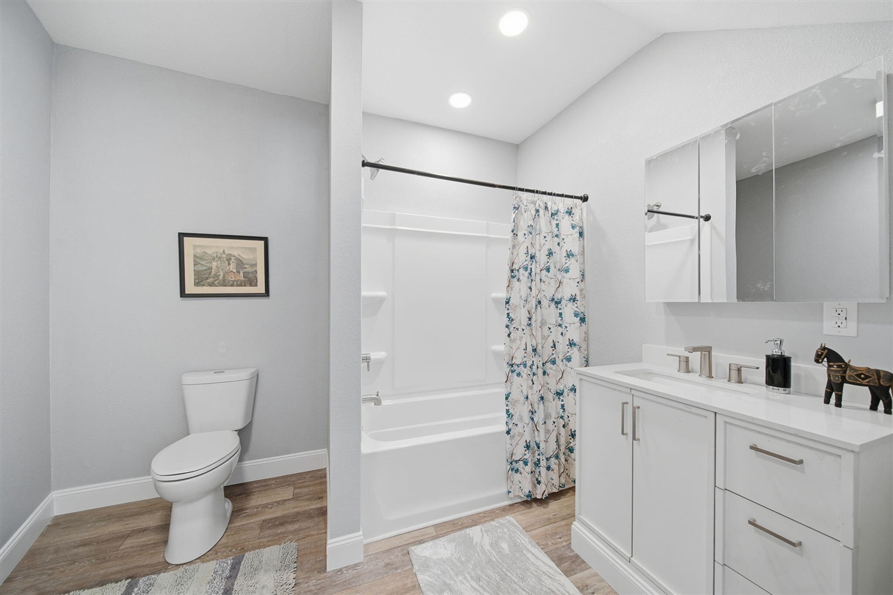 1506 Pringle Avenue, Jackson, MI, 49203-1954