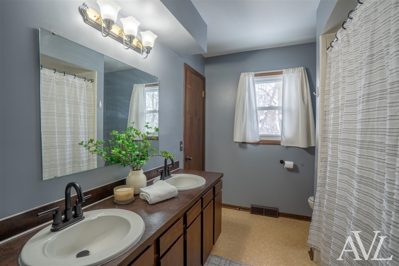 Grand Rapids, MI, 49508-6217