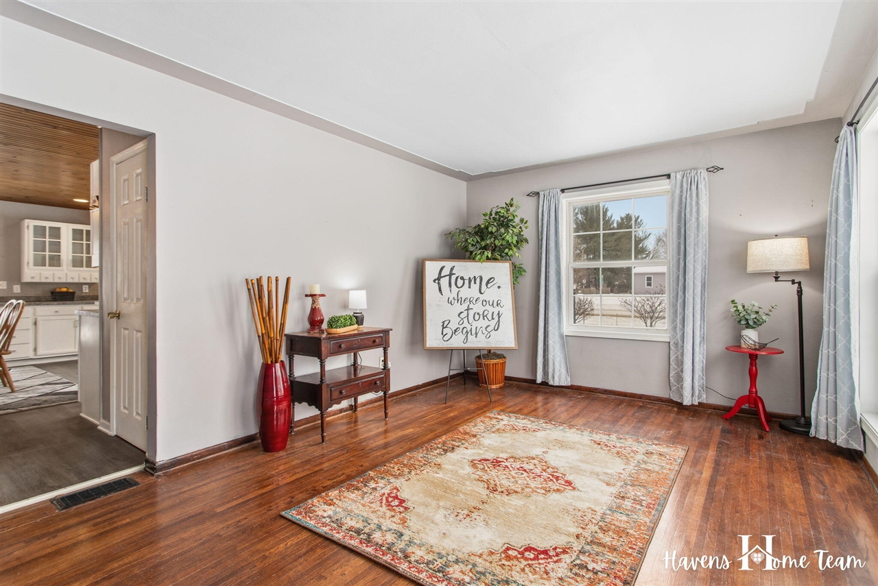 Homes for sale in Kentwood, MI | 5186 Mildred Ave, Kentwood, MI 49508 | MLS# 70513162