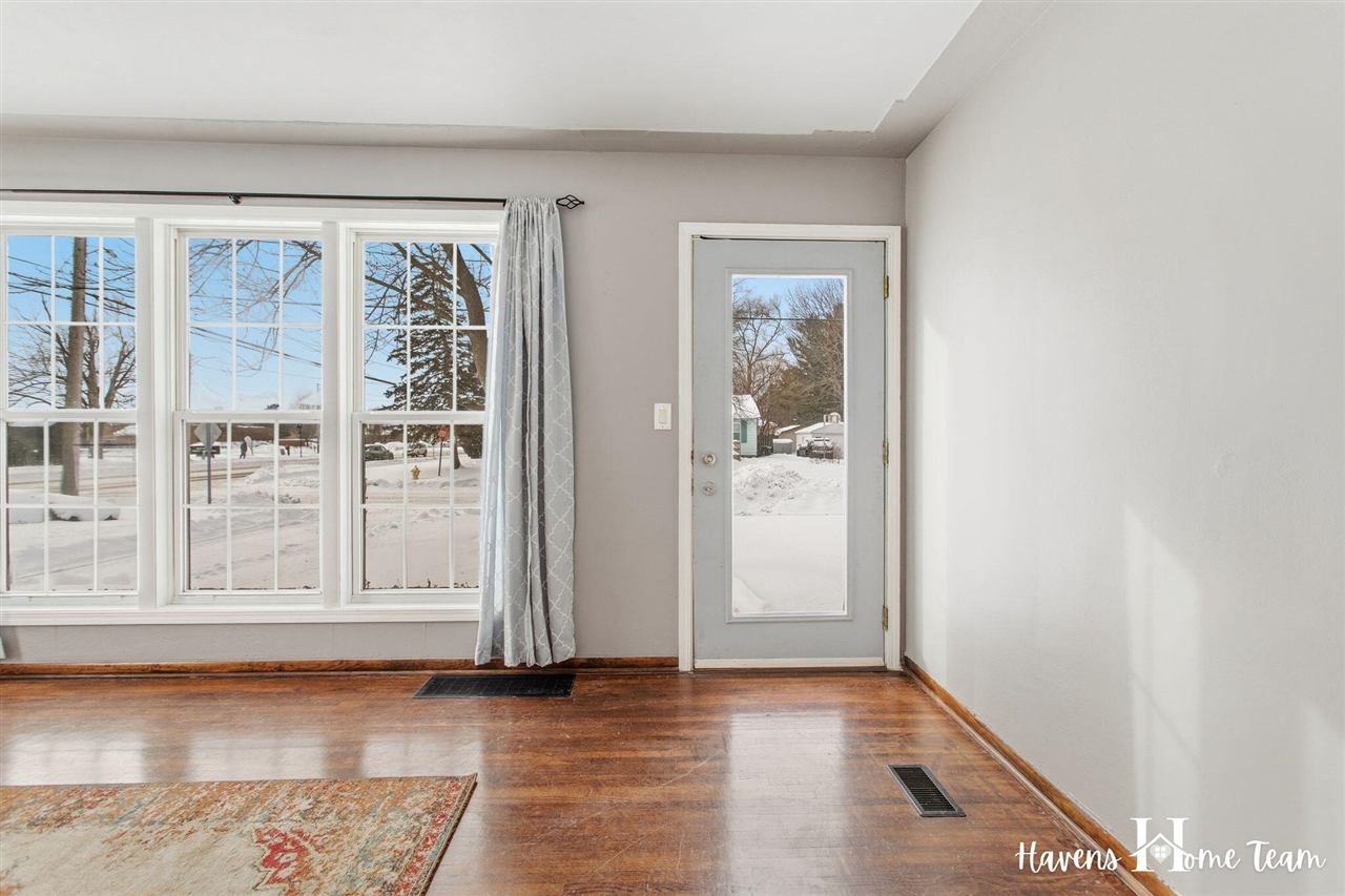 Homes for sale in Kentwood, MI | 5186 Mildred Ave, Kentwood, MI 49508 | MLS# 70513162