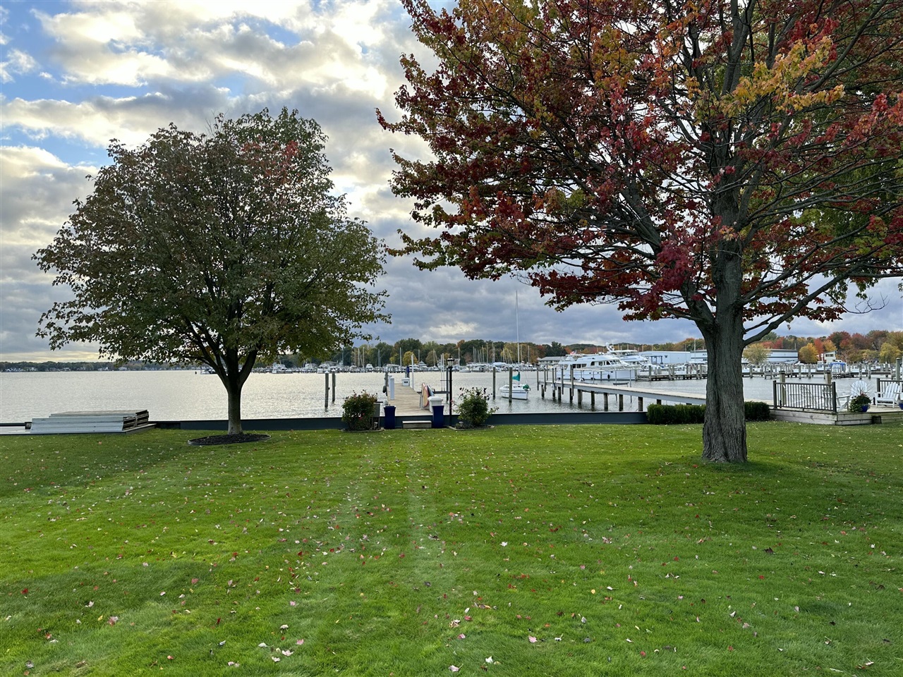 Homes for sale in Holland, MI | 1738 Waukazoo Dr, Holland, MI 49424 | MLS# 70513191