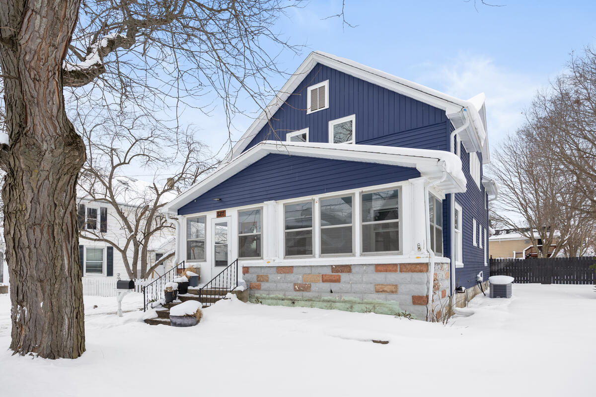 Homes for sale in Lowell, MI | 517 Elm St, Lowell, MI 49331 | MLS# 70513198