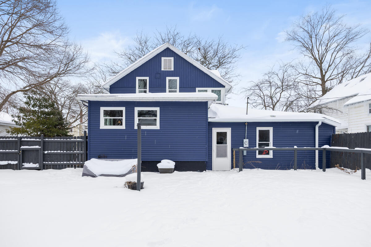 Homes for sale in Lowell, MI | 517 Elm St, Lowell, MI 49331 | MLS# 70513198