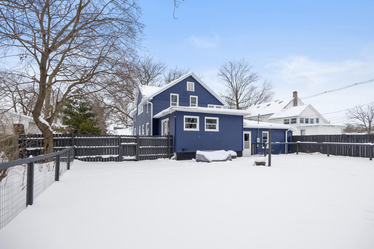 Homes for sale in Lowell, MI | 517 Elm St, Lowell, MI 49331 | MLS# 70513198