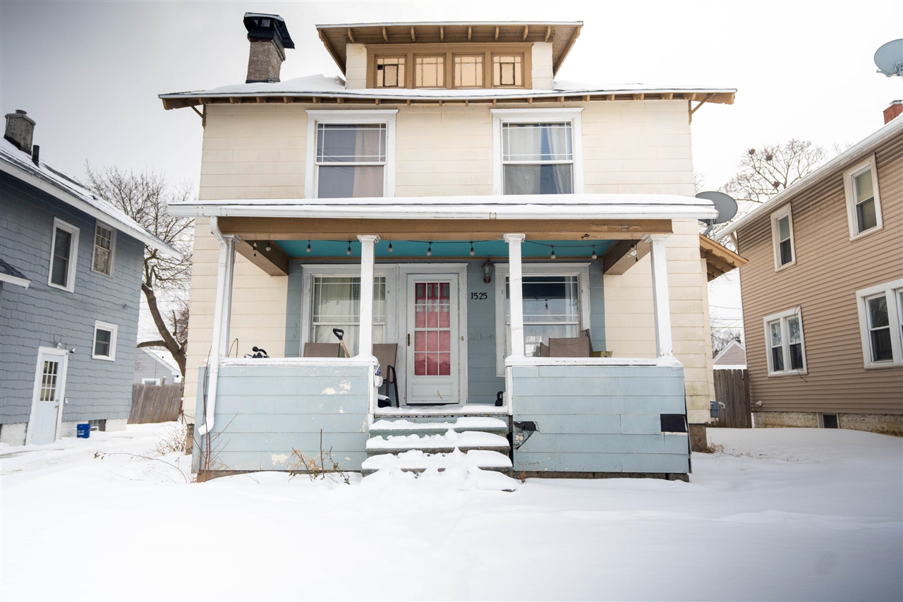 1525 W Saginaw Street, Lansing, MI, 48915-1352