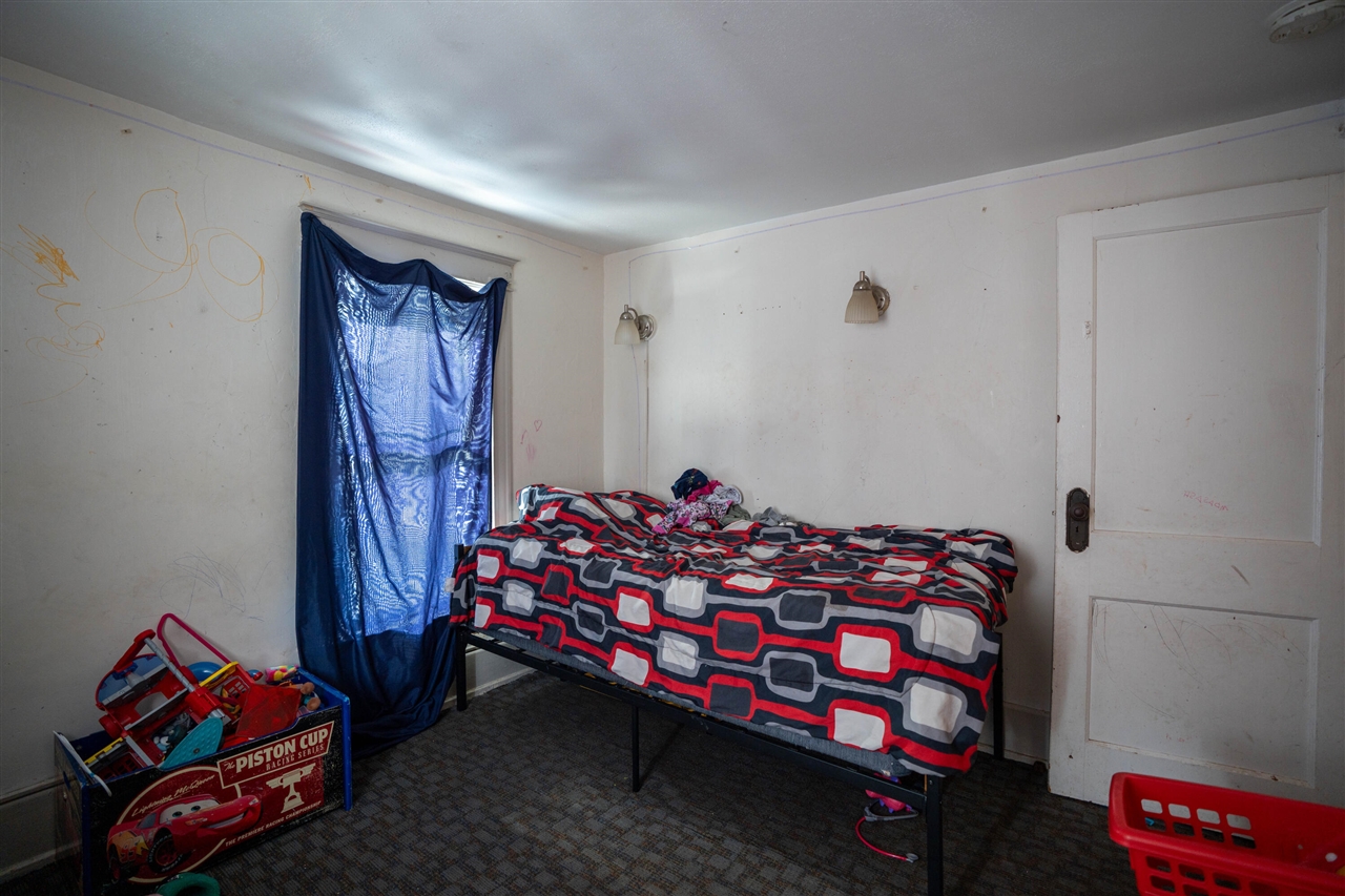 1525 W Saginaw Street, Lansing, MI, 48915-1352