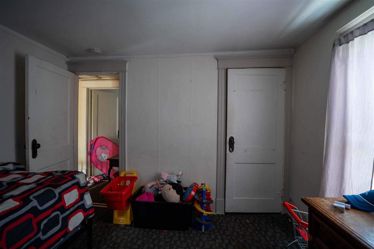 1525 W Saginaw Street, Lansing, MI, 48915-1352