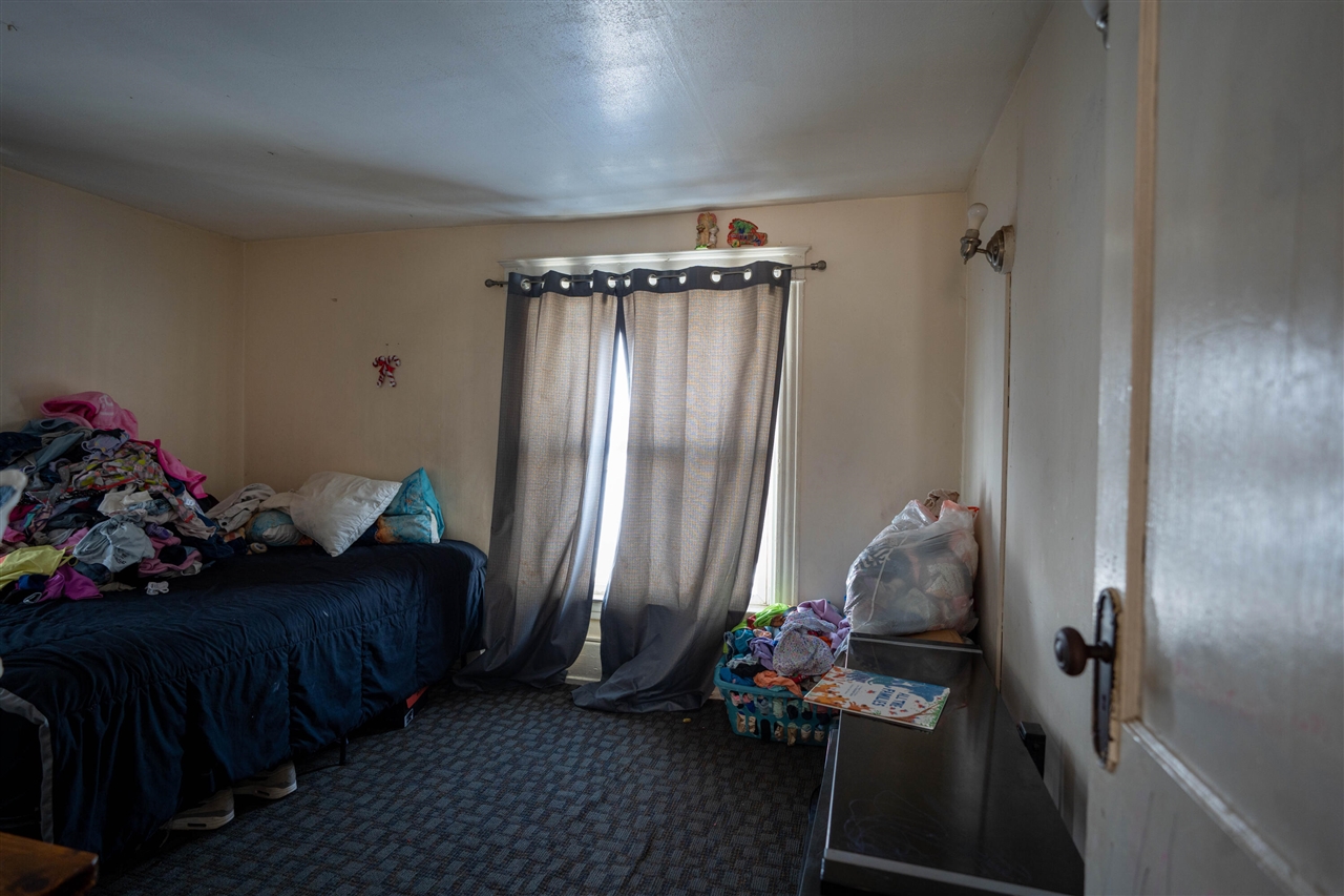 1525 W Saginaw Street, Lansing, MI, 48915-1352