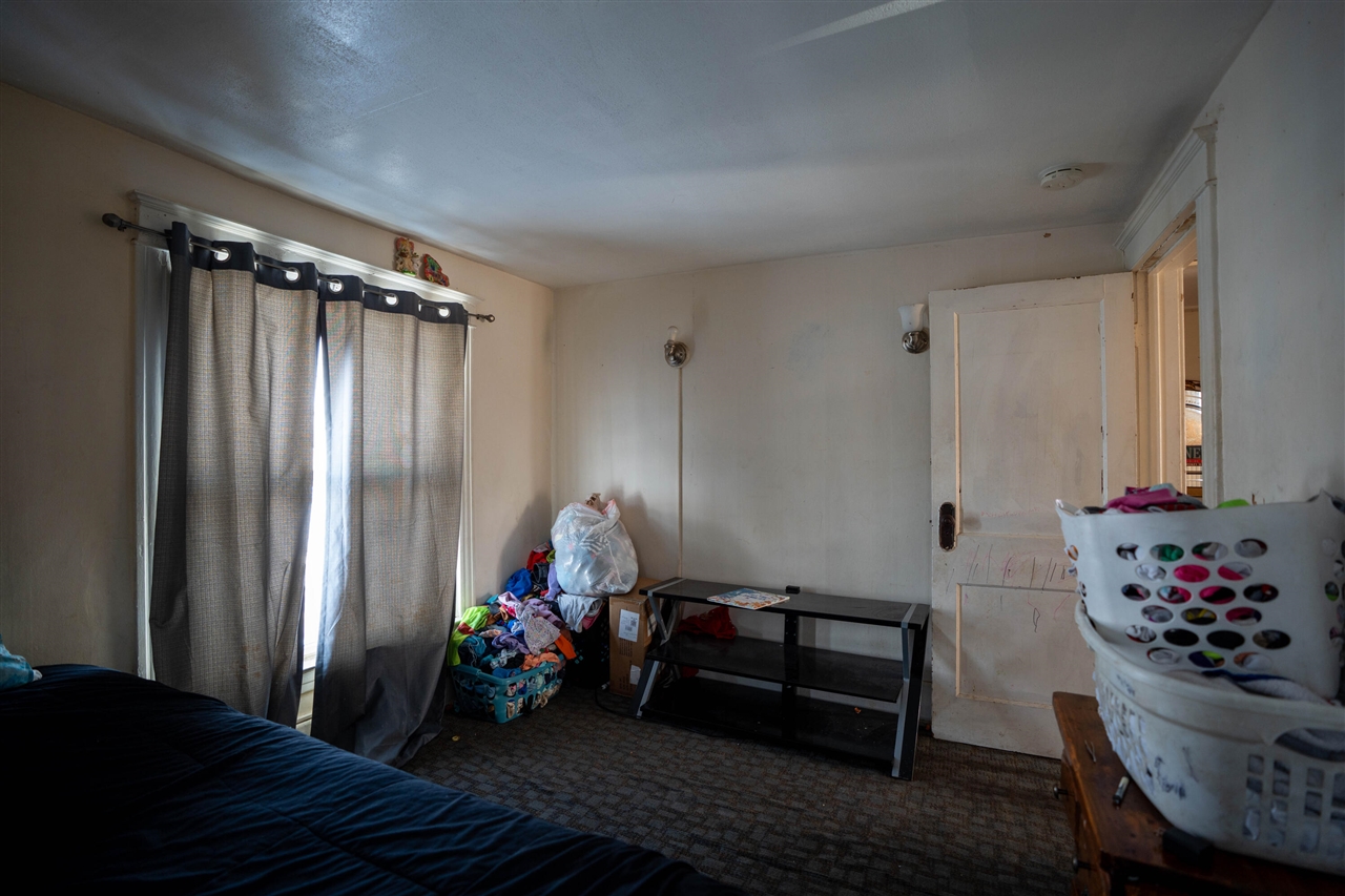 1525 W Saginaw Street, Lansing, MI, 48915-1352