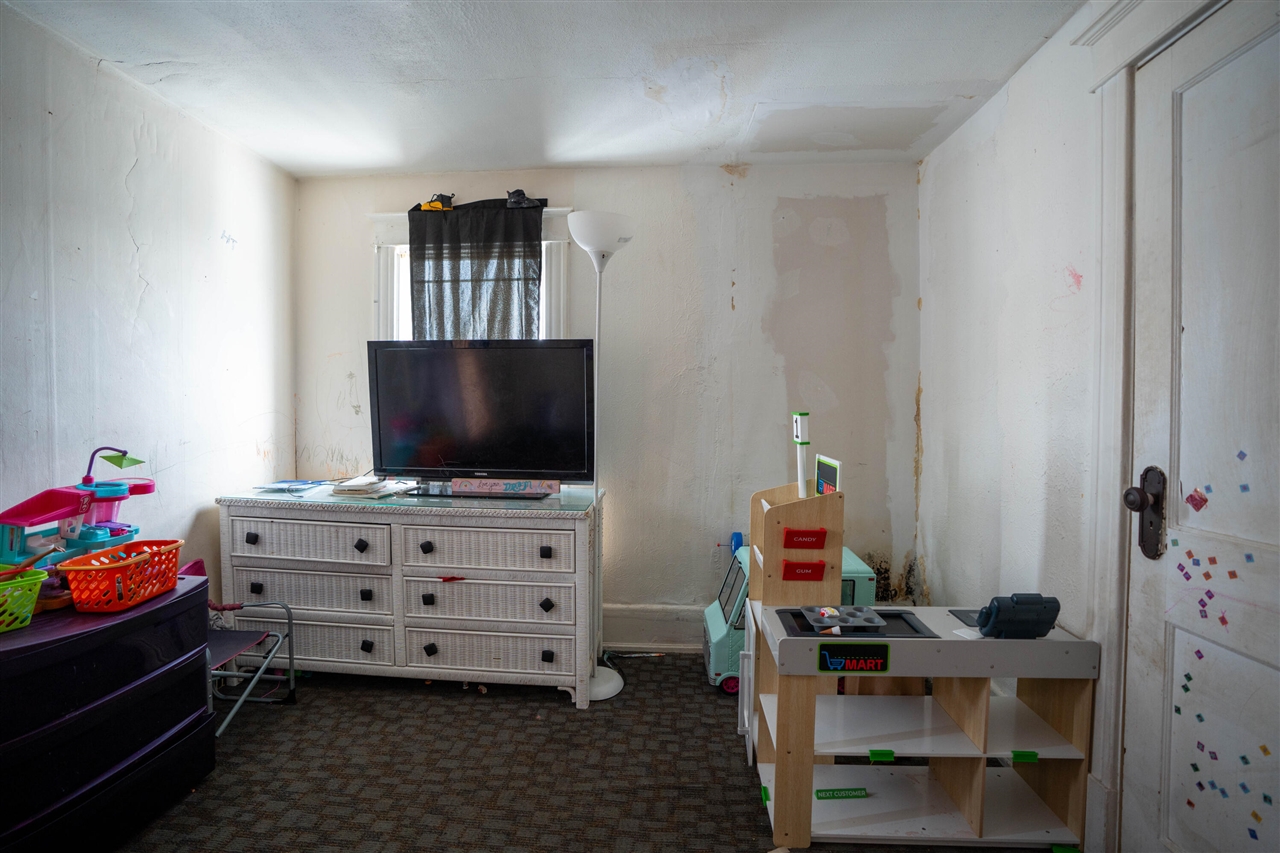 1525 W Saginaw Street, Lansing, MI, 48915-1352