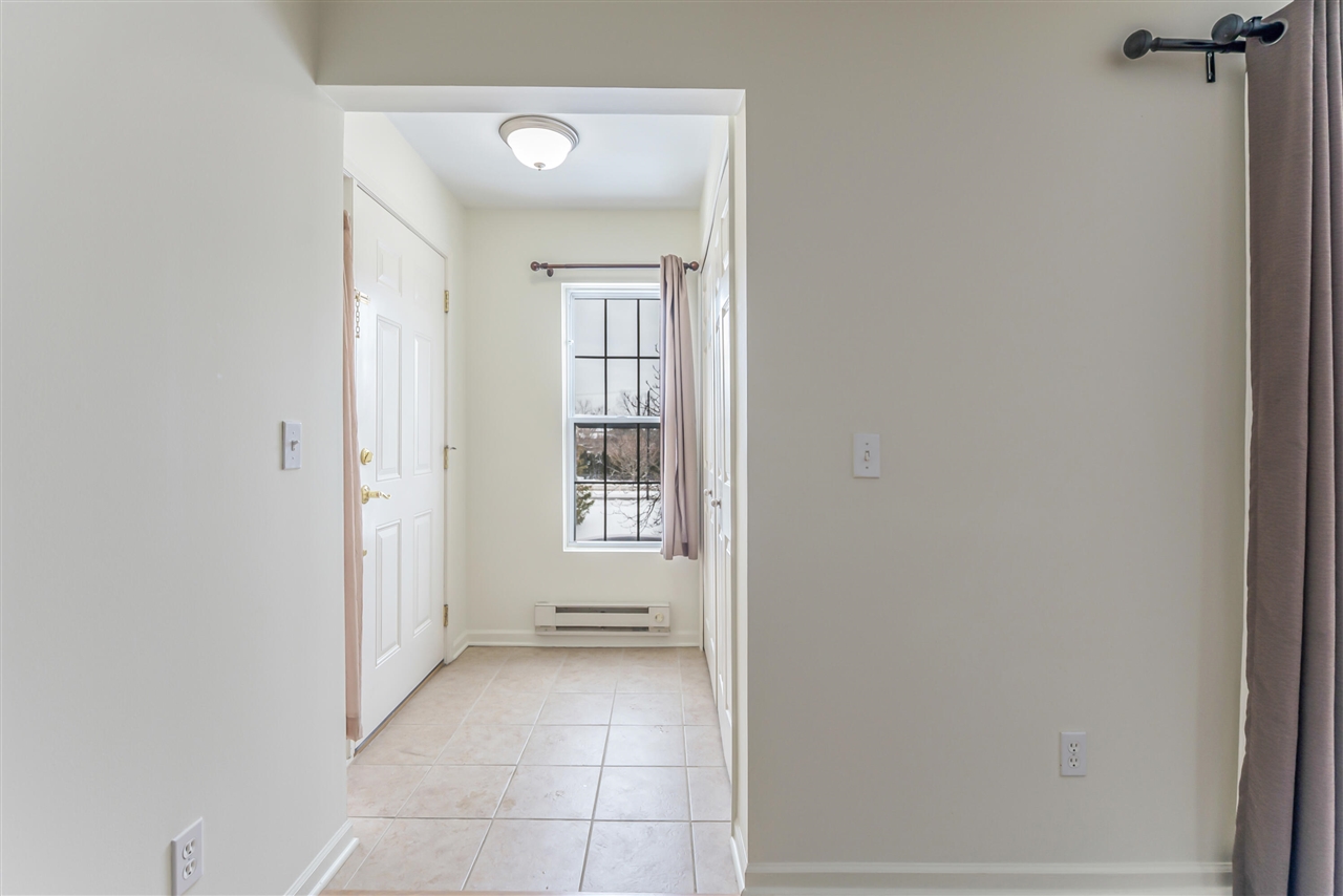 120 W Oakbrook Drive, Ann Arbor, MI, 48103-2253