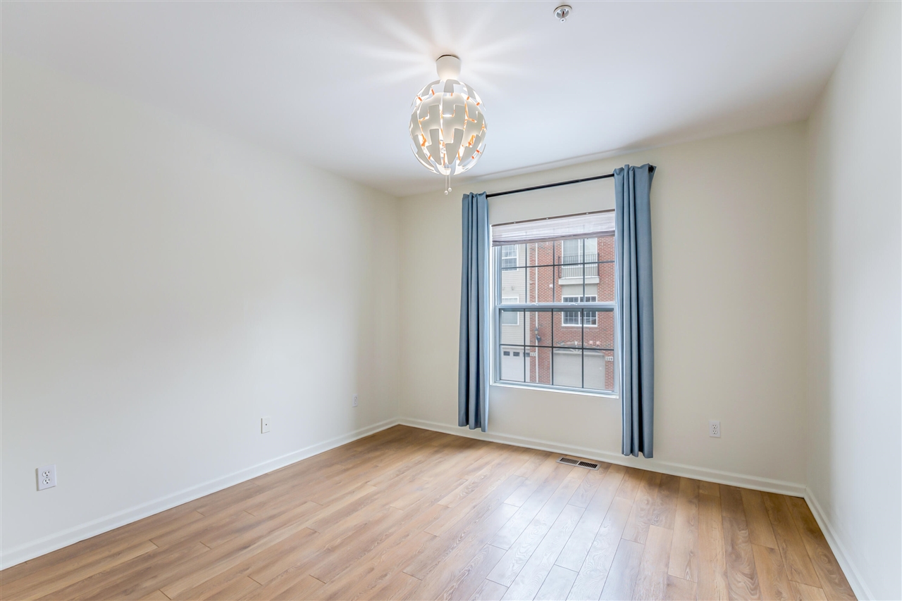 120 W Oakbrook Drive, Ann Arbor, MI, 48103-2253