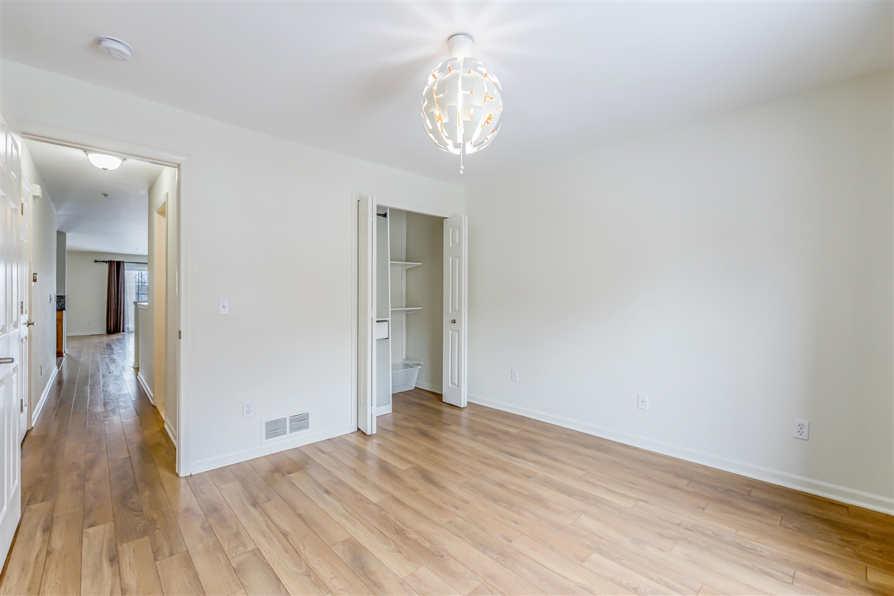 120 W Oakbrook Drive, Ann Arbor, MI, 48103-2253