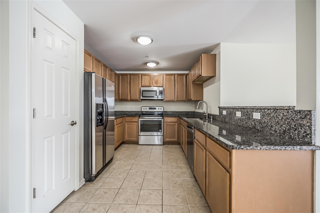 120 W Oakbrook Drive, Ann Arbor, MI, 48103-2253