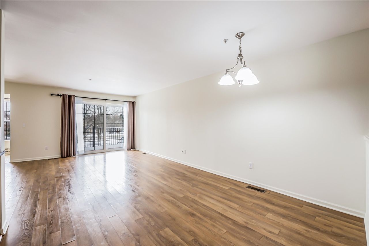 120 W Oakbrook Drive, Ann Arbor, MI, 48103-2253