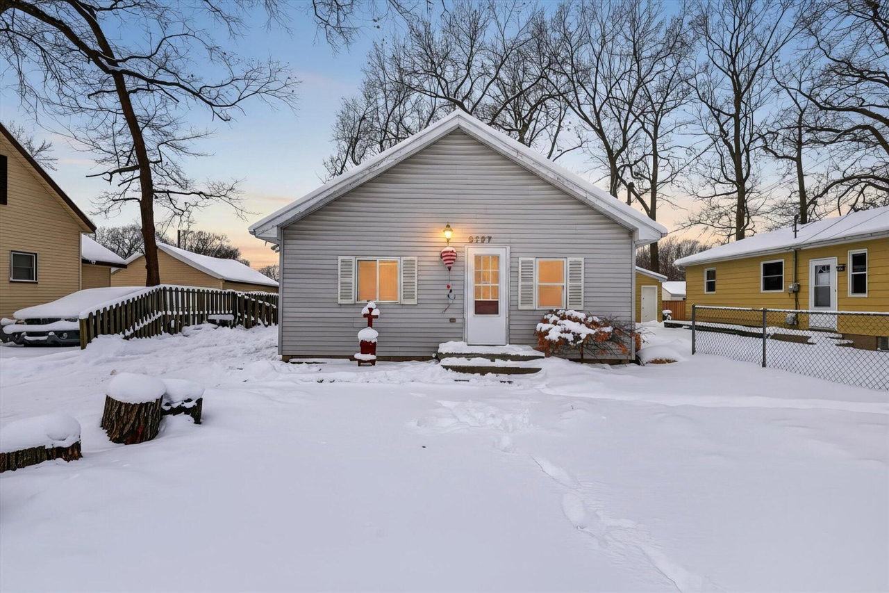 Homes for sale in Wyoming, MI | 3757 Michael Ave, Wyoming, MI 49509 | MLS# 70513262