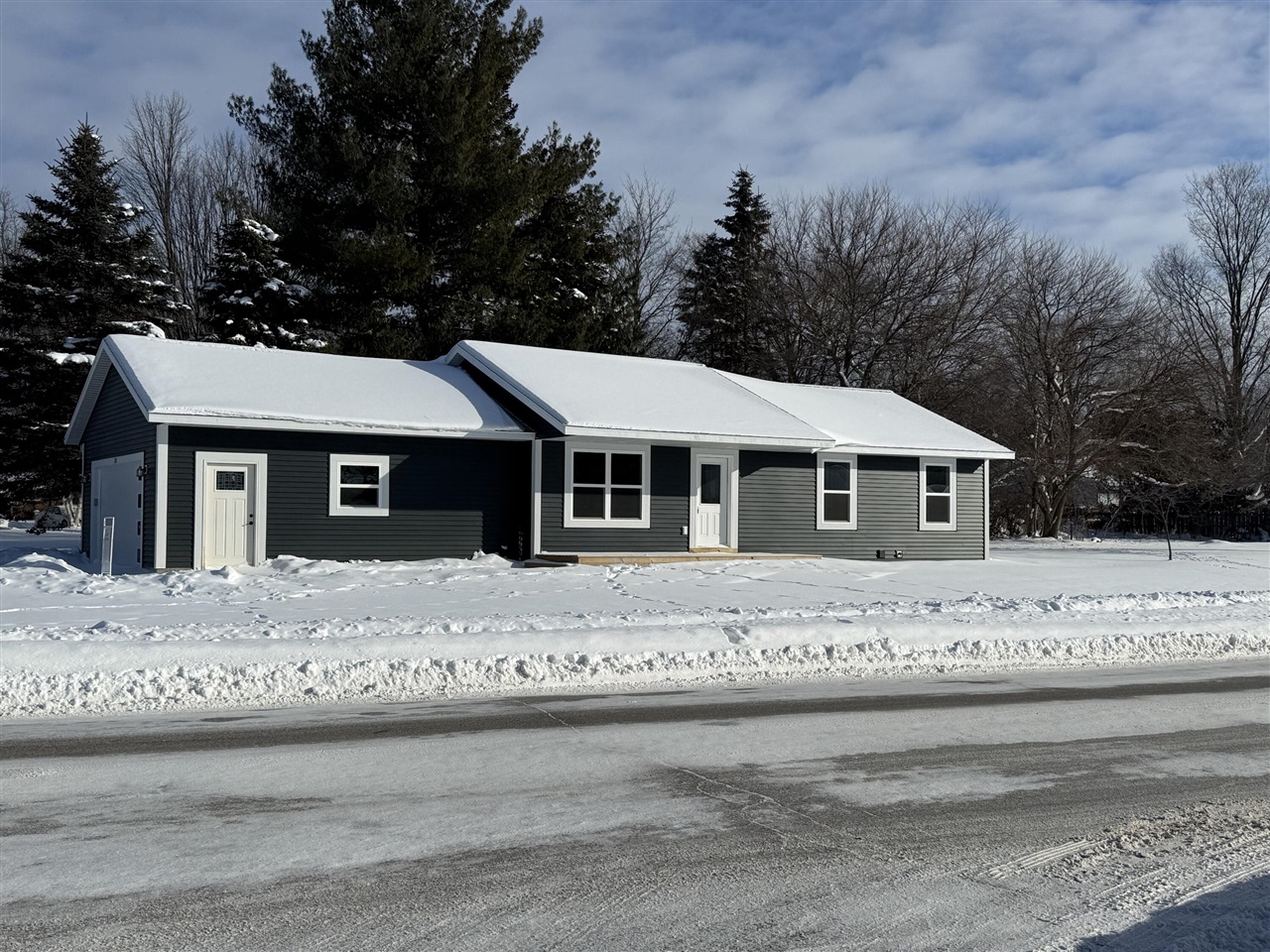 518 S Sullivan Avenue, Fremont, MI, 49412