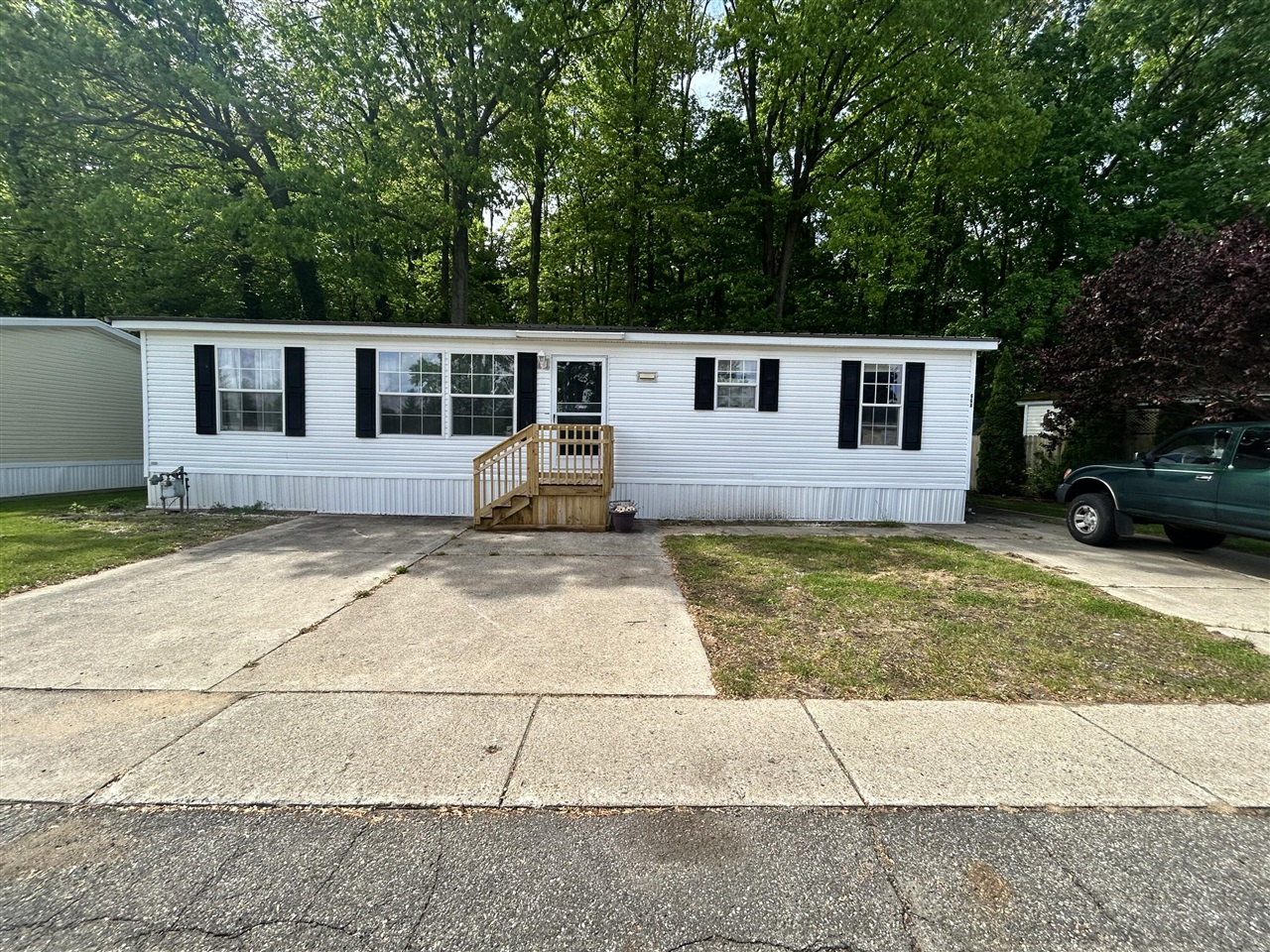 668 Hansel Street, Comstock Park, MI, 49321