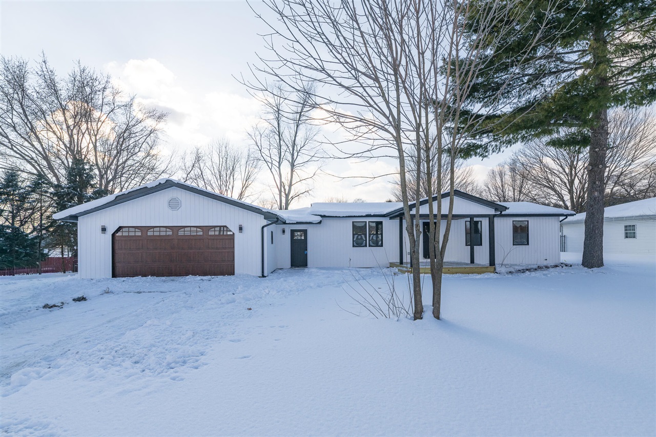 Homes for sale in Edwardsburg, MI | 70908 Elkhart Rd, Edwardsburg, MI 49112 | MLS# 70513299