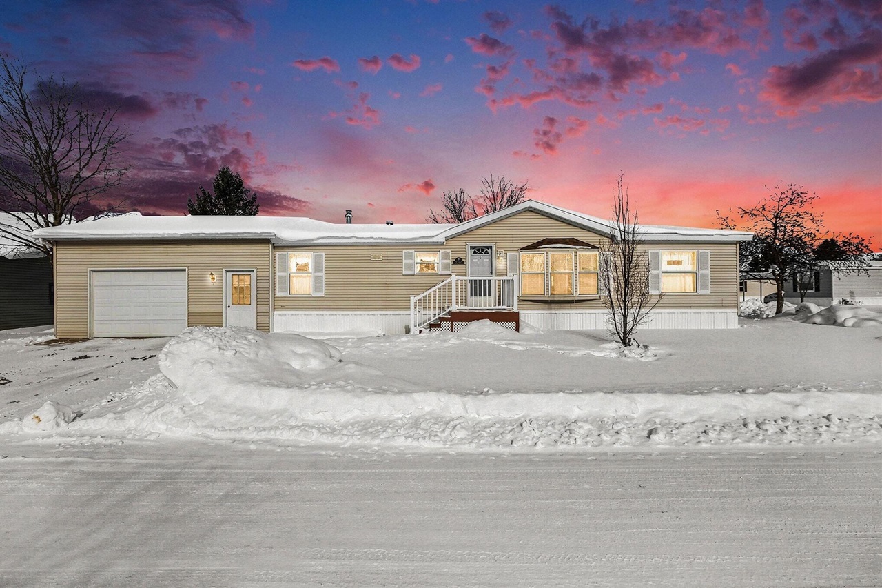 Homes for sale in Cedar Springs, MI | 3567 Hollyfield Dr, Cedar Springs, MI 49319 | MLS# 70513314